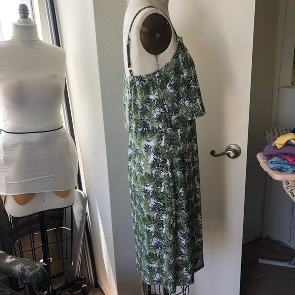 Tropical print pop over dress - Picture 2 of 3